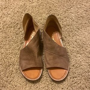 Free People beige shoes